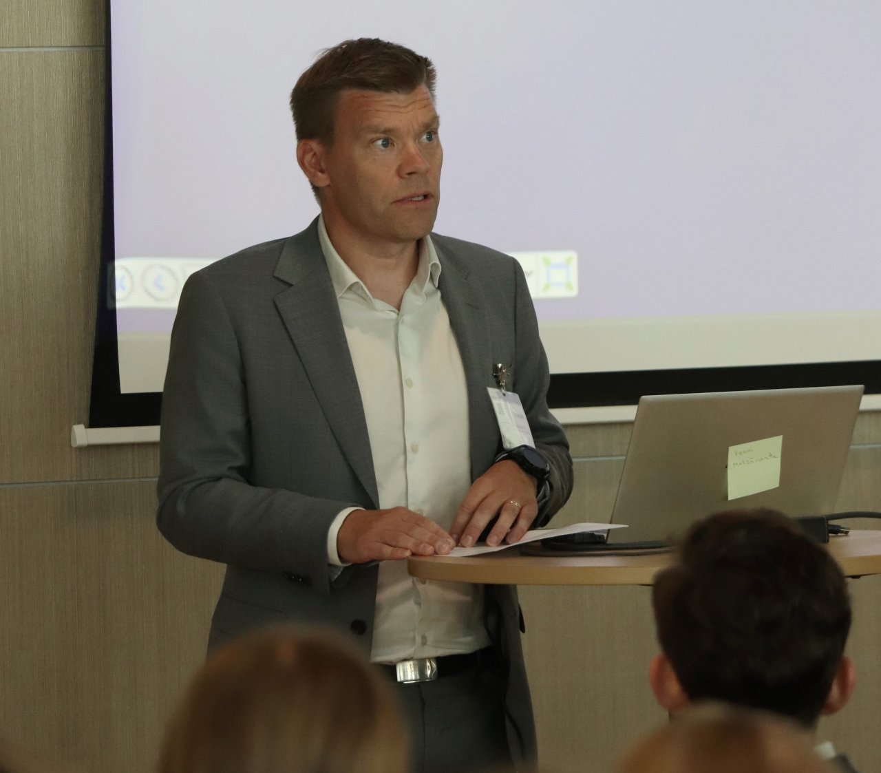 Kyberturvallisuuskeskuksen ylijohtaja Anssi Kärkkäinen avasi tapahtuman.